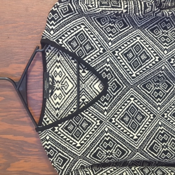 Max Mara Weekend Merino Wool High Quality Thick Black & White Sweater Size Med - Picture 2 of 12